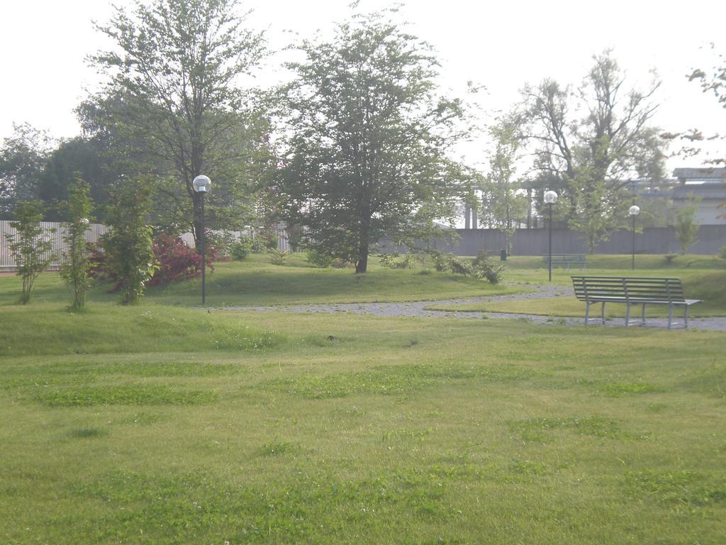 Groane Hotel Residence Cesano Maderno Bagian luar foto