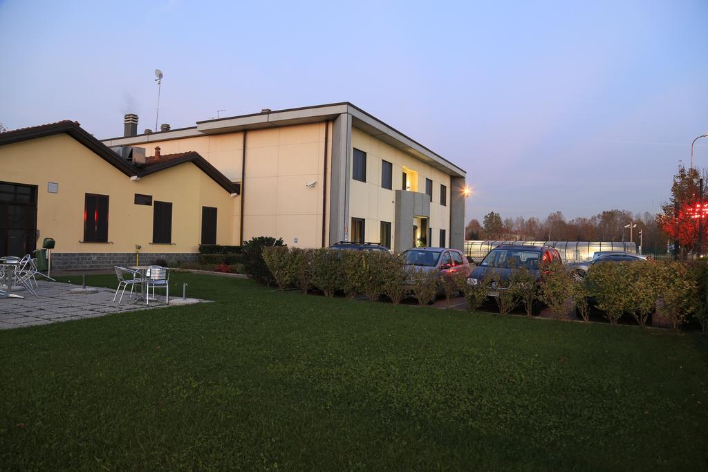 Groane Hotel Residence Cesano Maderno Bagian luar foto