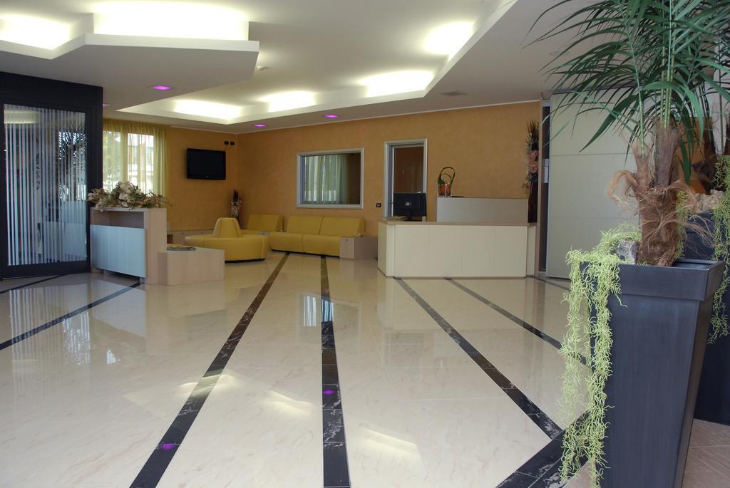 Groane Hotel Residence Cesano Maderno Bagian luar foto