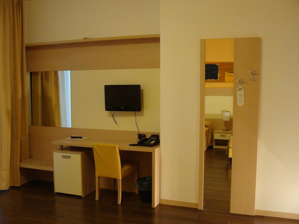 Groane Hotel Residence Cesano Maderno Bagian luar foto