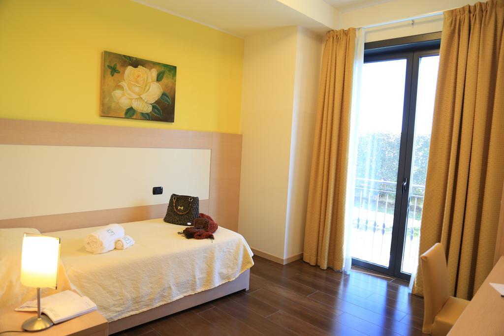 Groane Hotel Residence Cesano Maderno Bagian luar foto