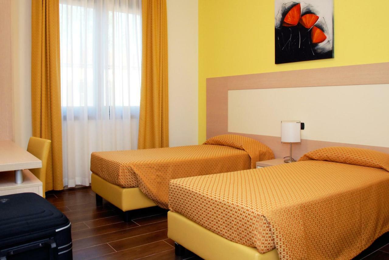 Groane Hotel Residence Cesano Maderno Bagian luar foto