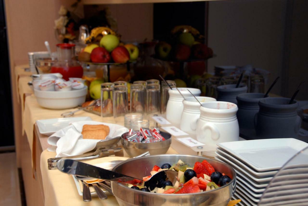 Groane Hotel Residence Cesano Maderno Bagian luar foto