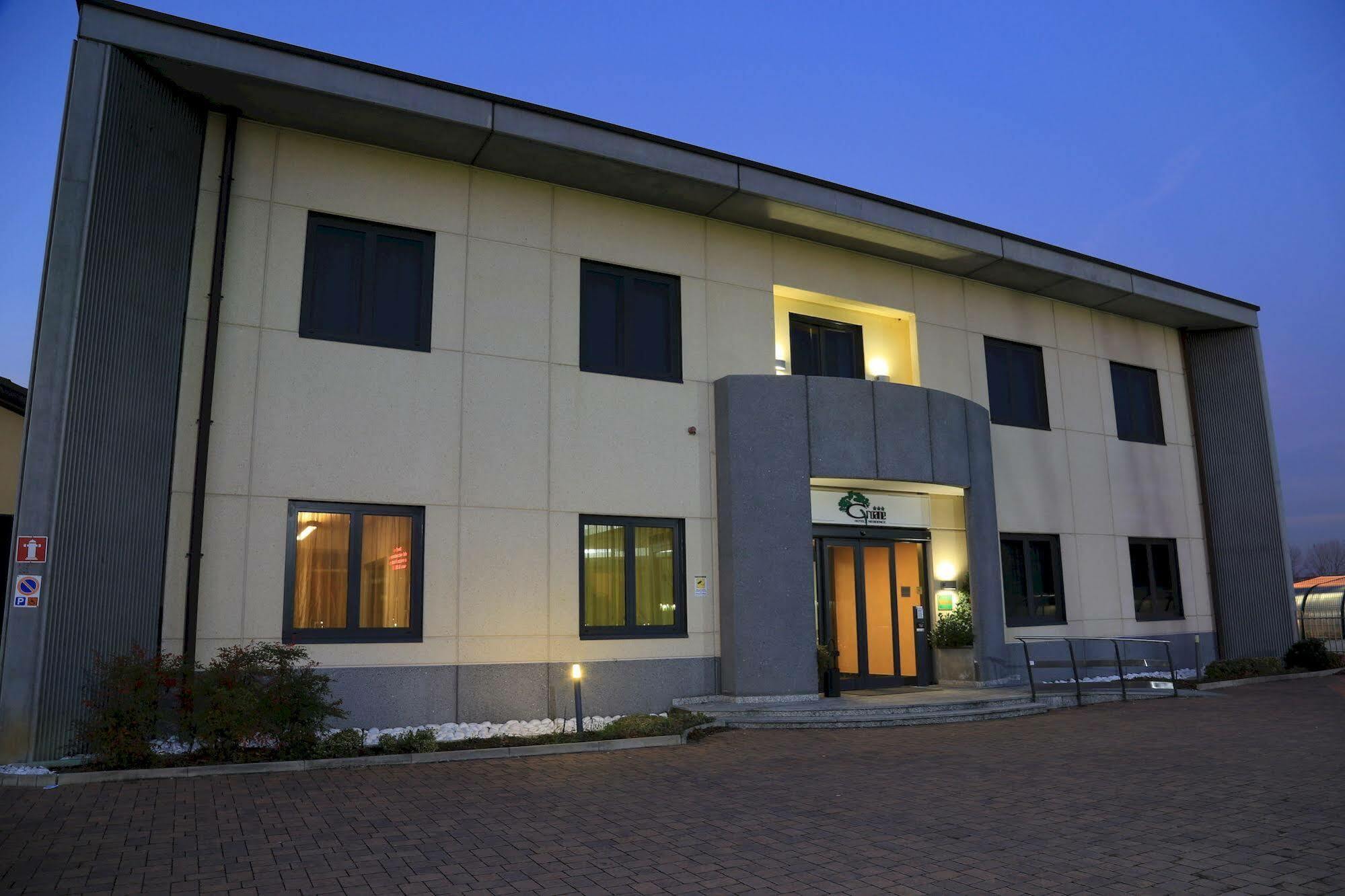 Groane Hotel Residence Cesano Maderno Bagian luar foto