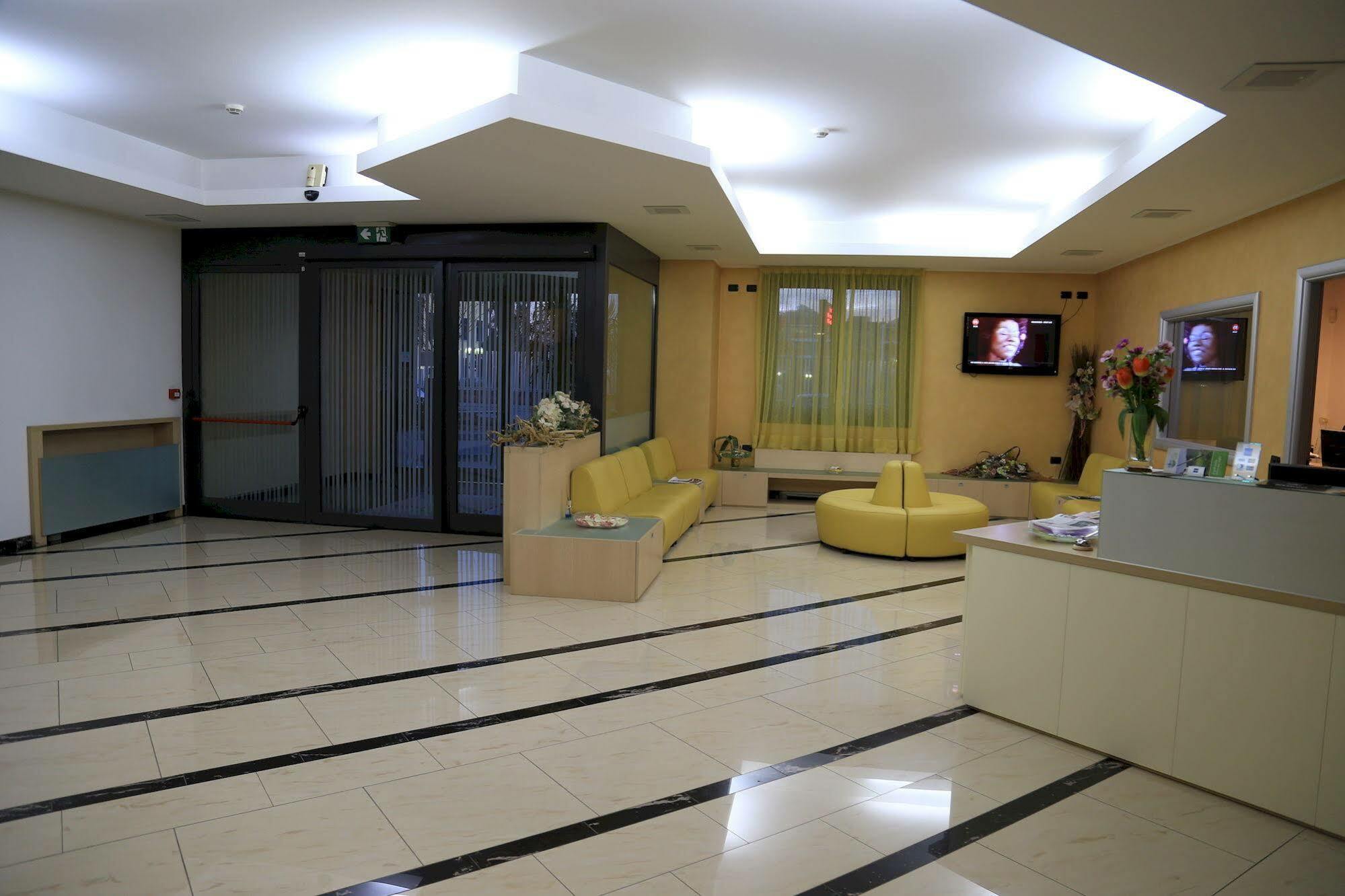 Groane Hotel Residence Cesano Maderno Bagian luar foto