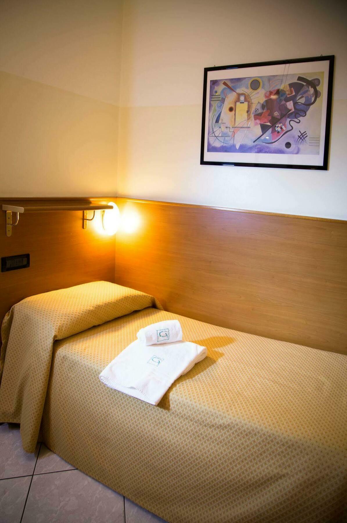 Groane Hotel Residence Cesano Maderno Bagian luar foto