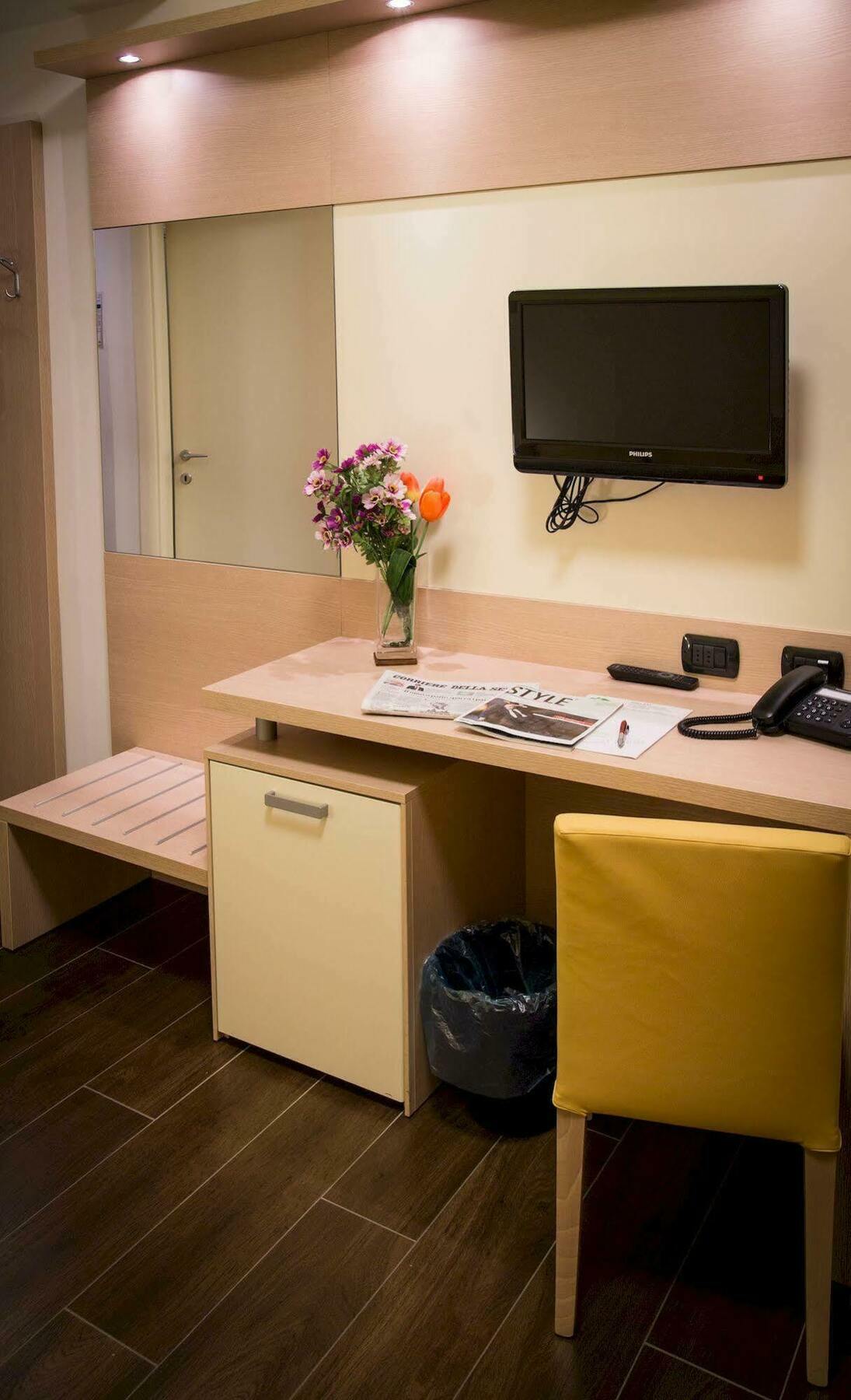 Groane Hotel Residence Cesano Maderno Bagian luar foto