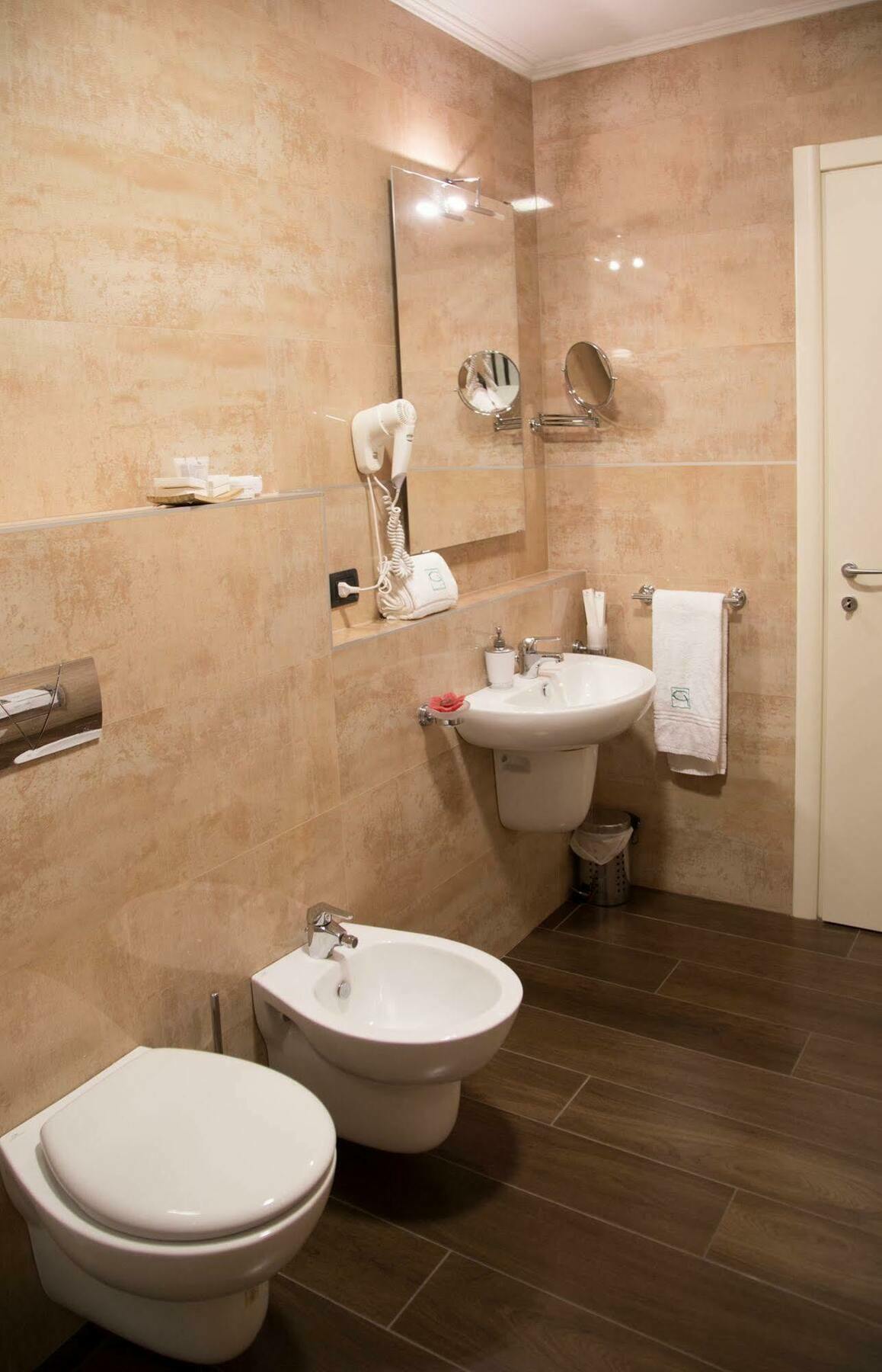 Groane Hotel Residence Cesano Maderno Bagian luar foto