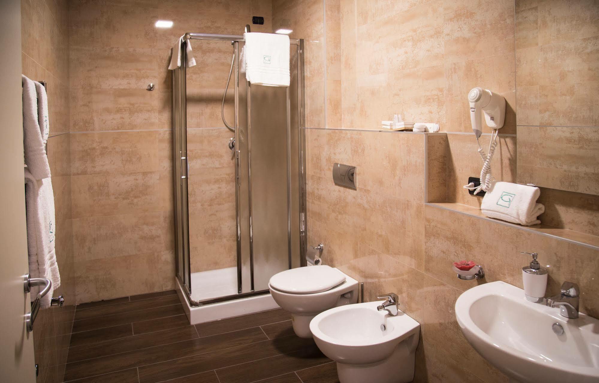 Groane Hotel Residence Cesano Maderno Bagian luar foto