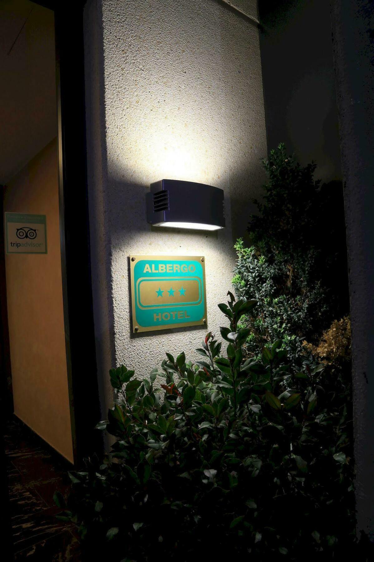 Groane Hotel Residence Cesano Maderno Bagian luar foto